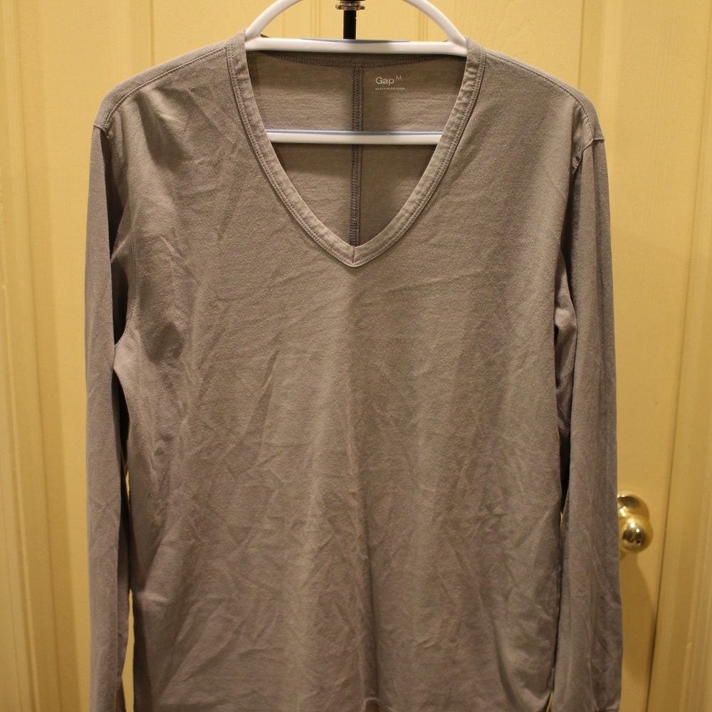 Gap - Deep V Neck Sweater - Men's Medium